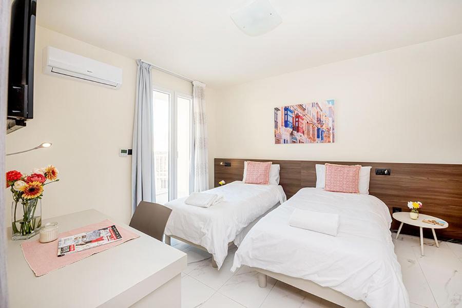 Atlantis Holiday Suites Marsalforn Ngoại thất bức ảnh